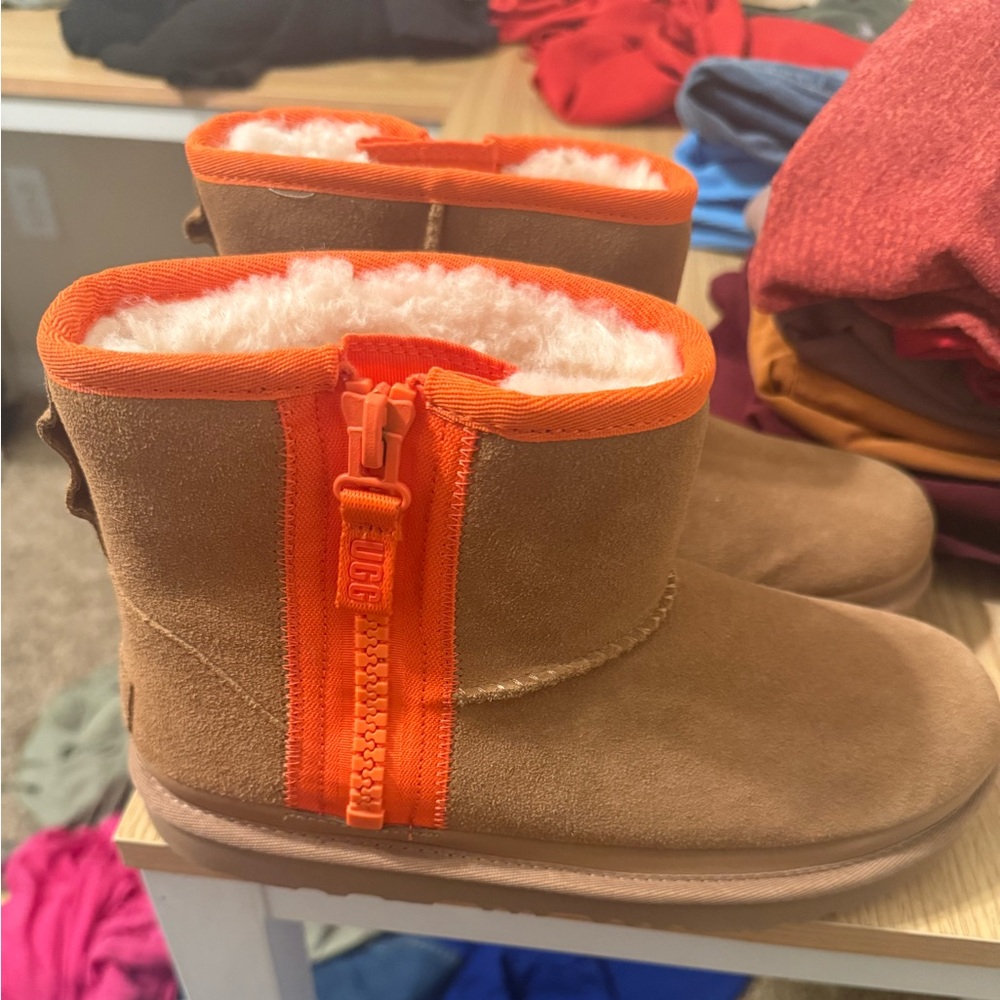 Ugg classic zip boot